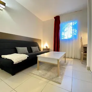 Appartement Superbe Studio Rénové Avec Piscine