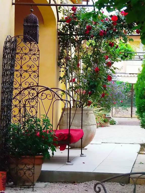 Gite Aux Amandiers Frejus Bed & Breakfast